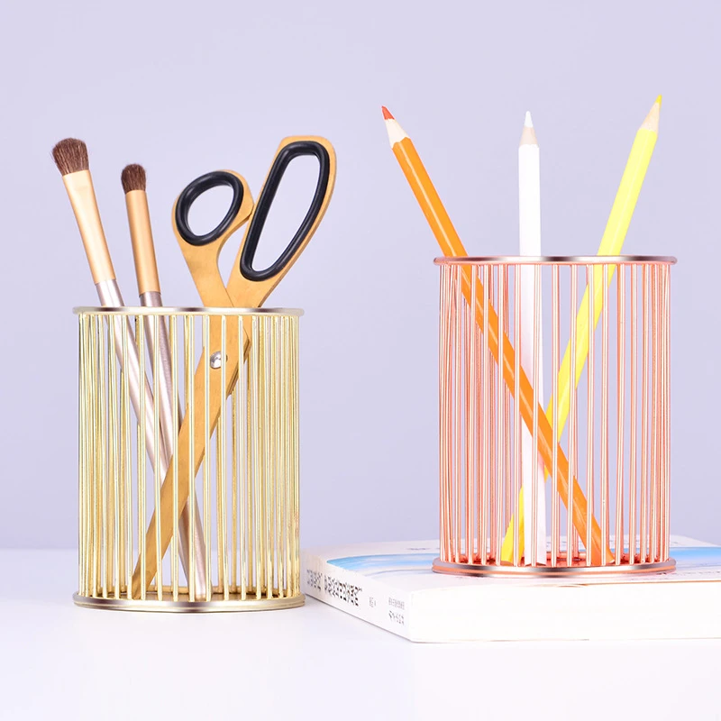 Metal pen holder