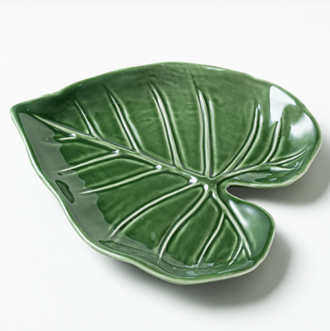 Ceramic leaf-shaped spoon holder