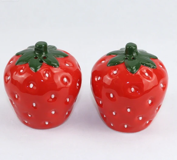 Ceramic strawberry-shaped salt and pepper bottle set