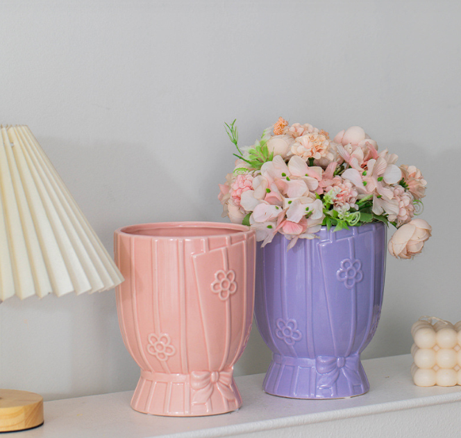 Creamy style ceramic flower pot