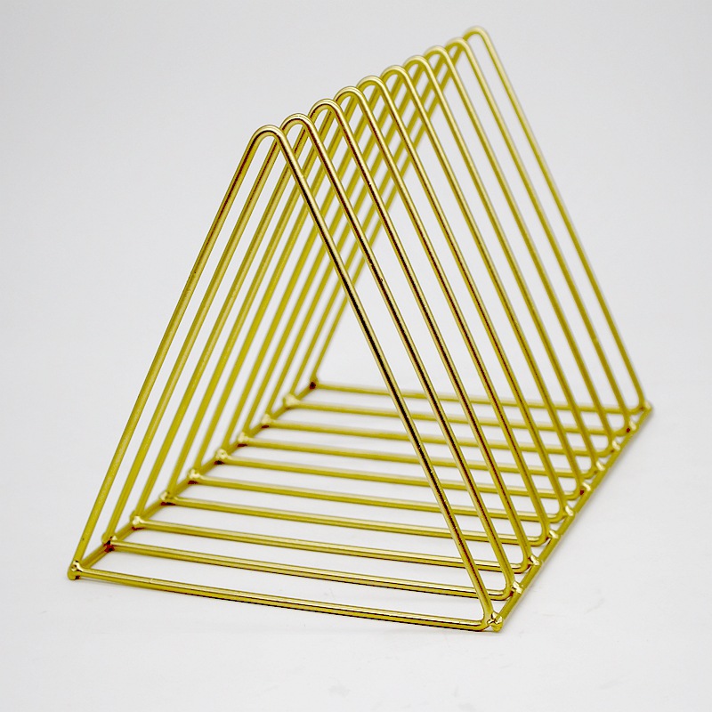 Triangular iron bookshelf