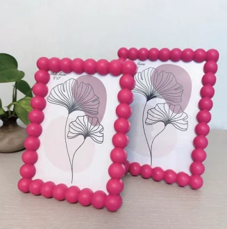 Plastic round beaded photo frame