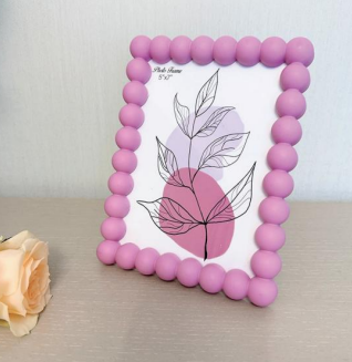 Plastic round beaded photo frame