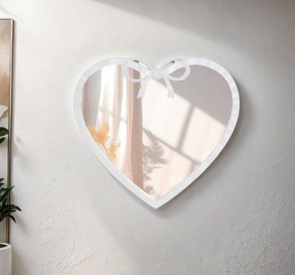 Plastic heart-shaped half-body mirror