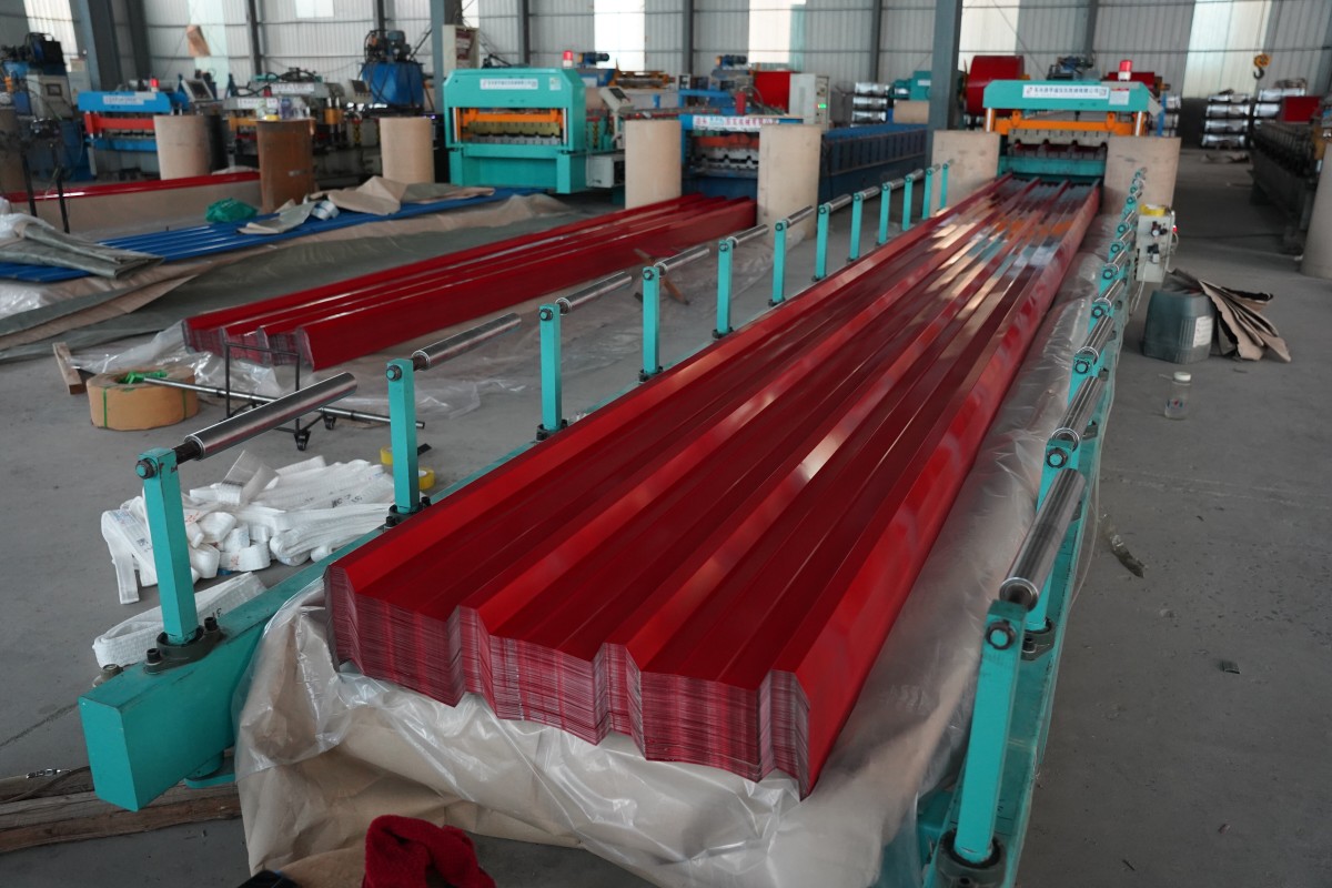 5-1-2，彩涂压型瓦带机器