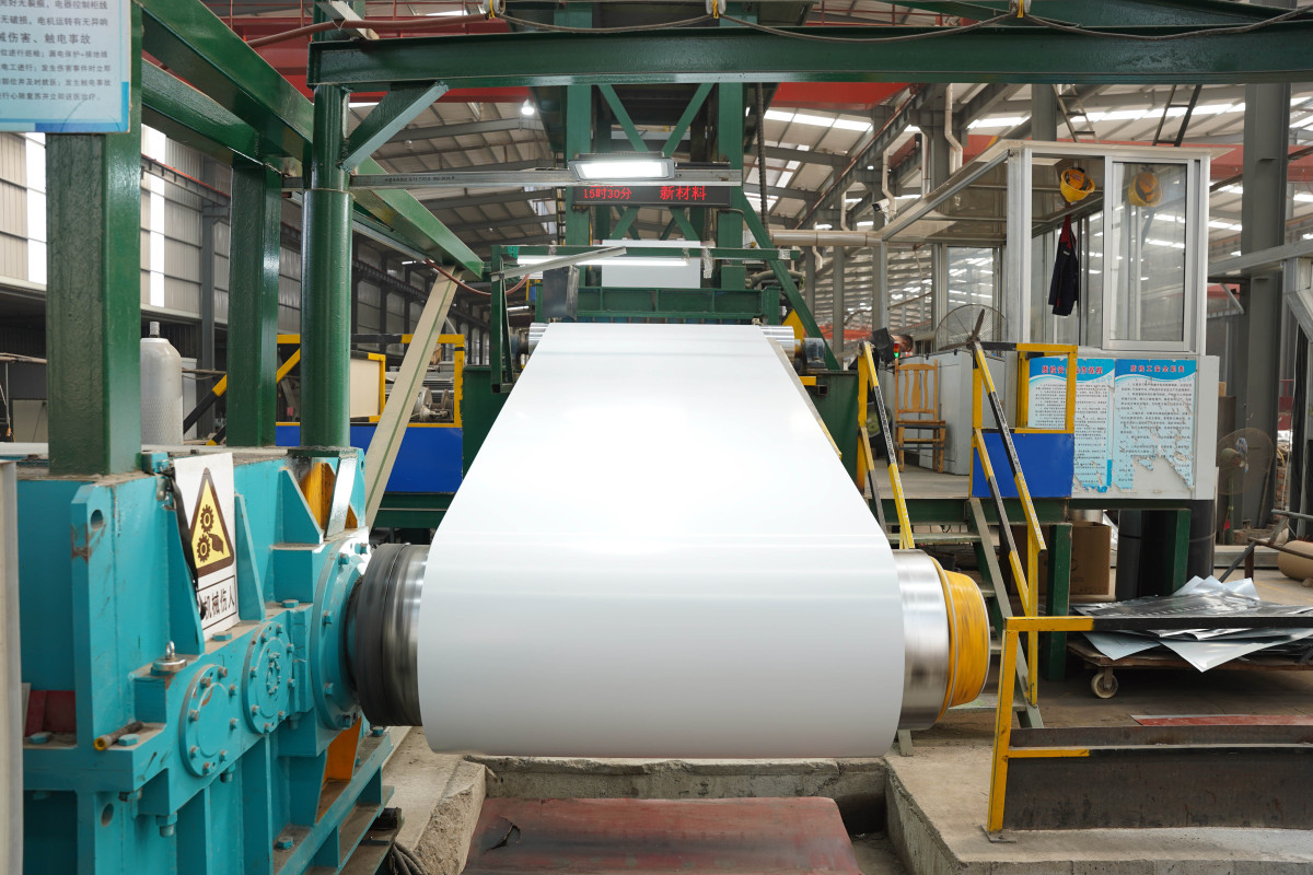 3-1-2，白色彩涂钢卷生产1
