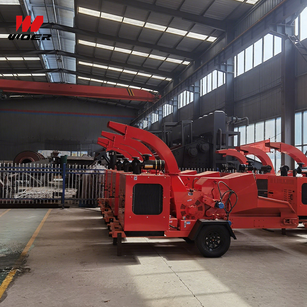 Mobile tracked diesel wood chipper crusher shipped to US dealers