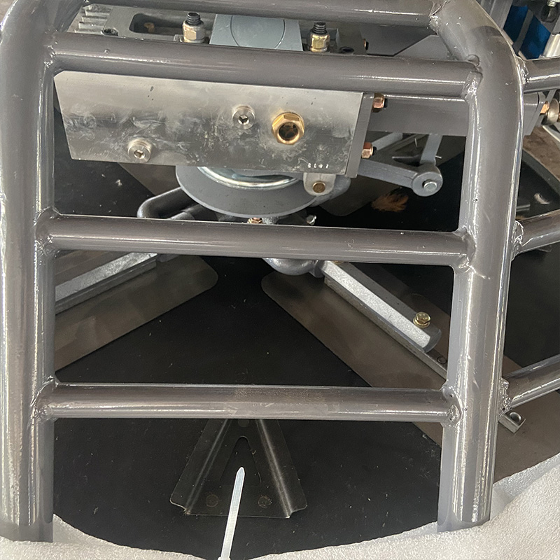 Concrete Tools Double Pan Working diameter 2000mmGasoline Ride on Power Trowel