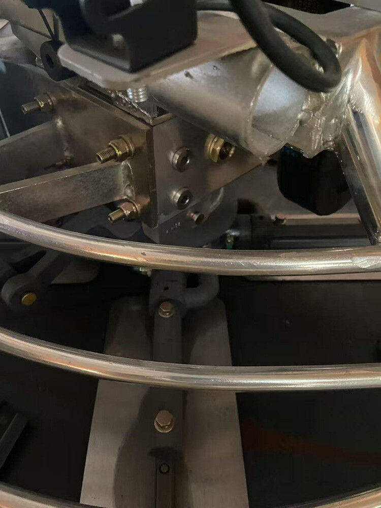 Working diameter 2000mmGasoline Ride on Power Trowel