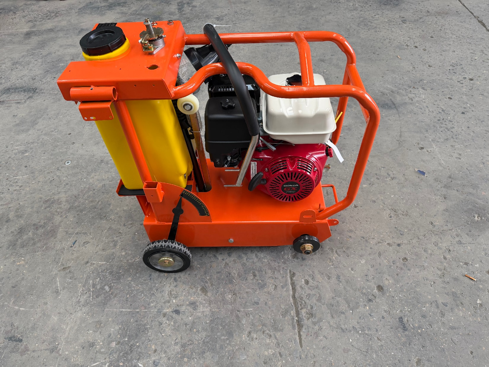 Q500B Road Cutter