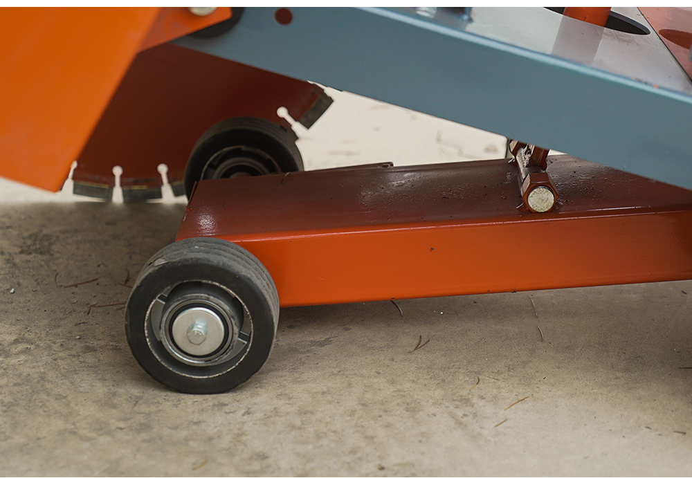 Q500B Road Cutter