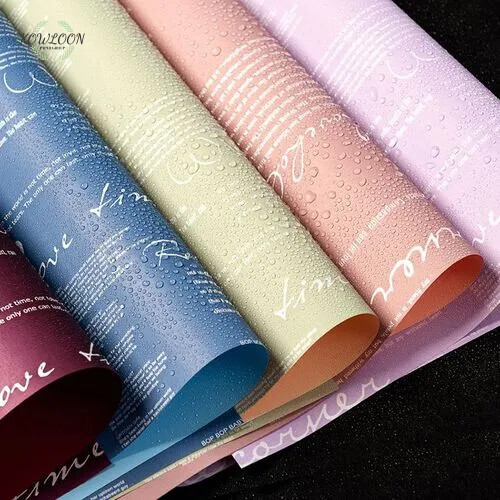 Papier d'emballage floral multicolore pour cadeaux