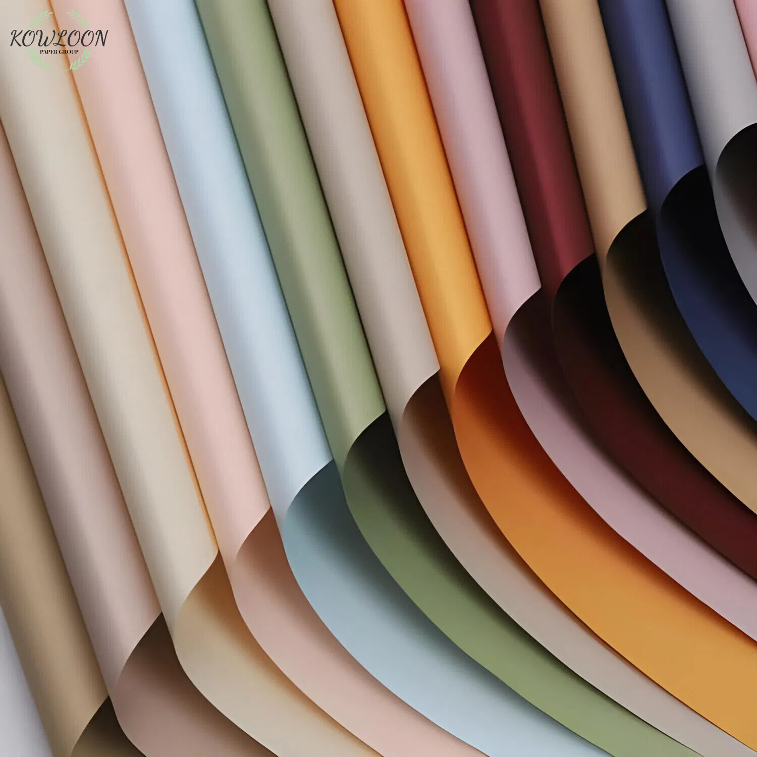 Papier d'emballage floral multicolore pour cadeaux