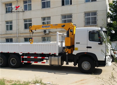 SINOTRUK HOWO A7 Chassis with 10T Crane