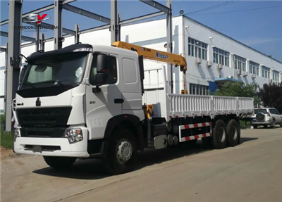 SINOTRUK HOWO A7 Chassis with 10T Crane