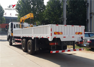 SINOTRUK HOWO A7 Chassis with 10T Crane