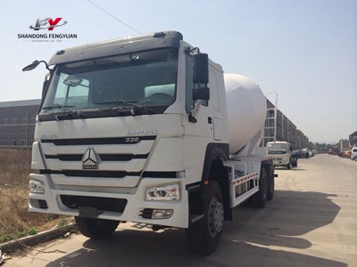 SINOTRUCK HOWO Concrete Mixer Tank Truck