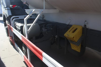 Sinotruk HOWO A7 Fuel Tank Truck