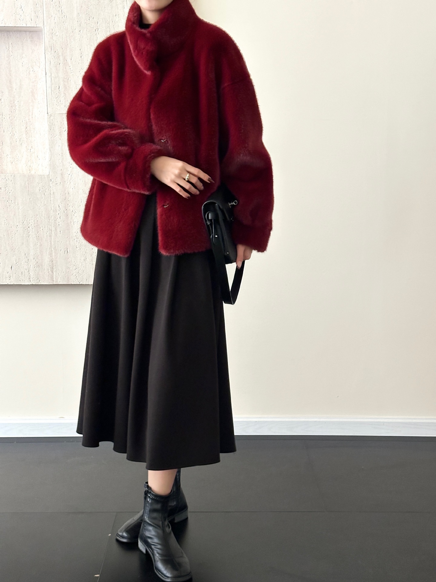 Environmentally friendly mink fur coat with integrated windproof collar and faux mink fur trim. Snowland mink coat for warmth in winter. Environmentally friendly mink fur coat with integrated windproof collar and faux mink fur trim. Snowland mink coat for warmth in winter.