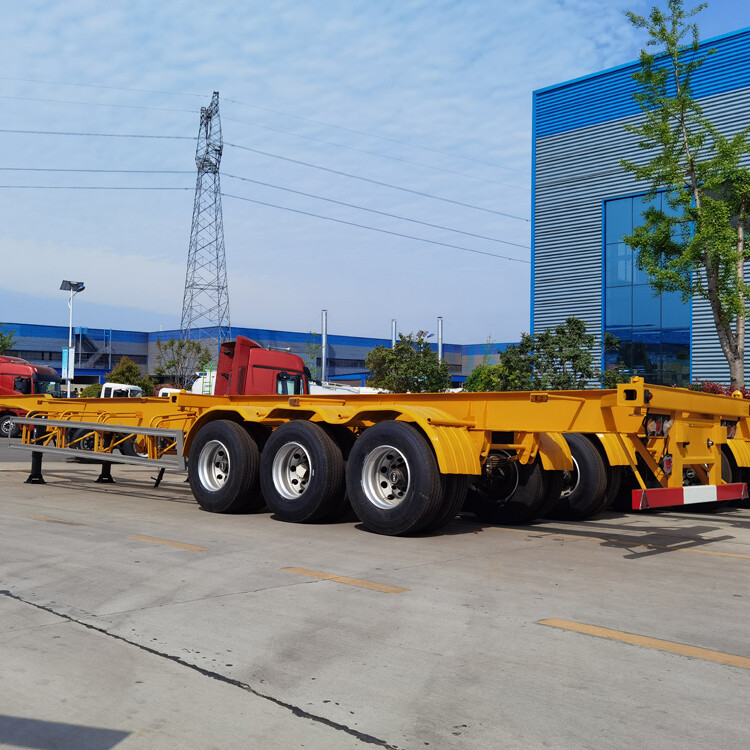 What kind of flatbed can be used to load containers?