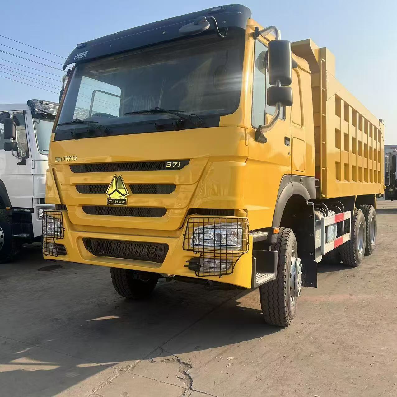 HOWO 375HP 8×4 DUMP Truck