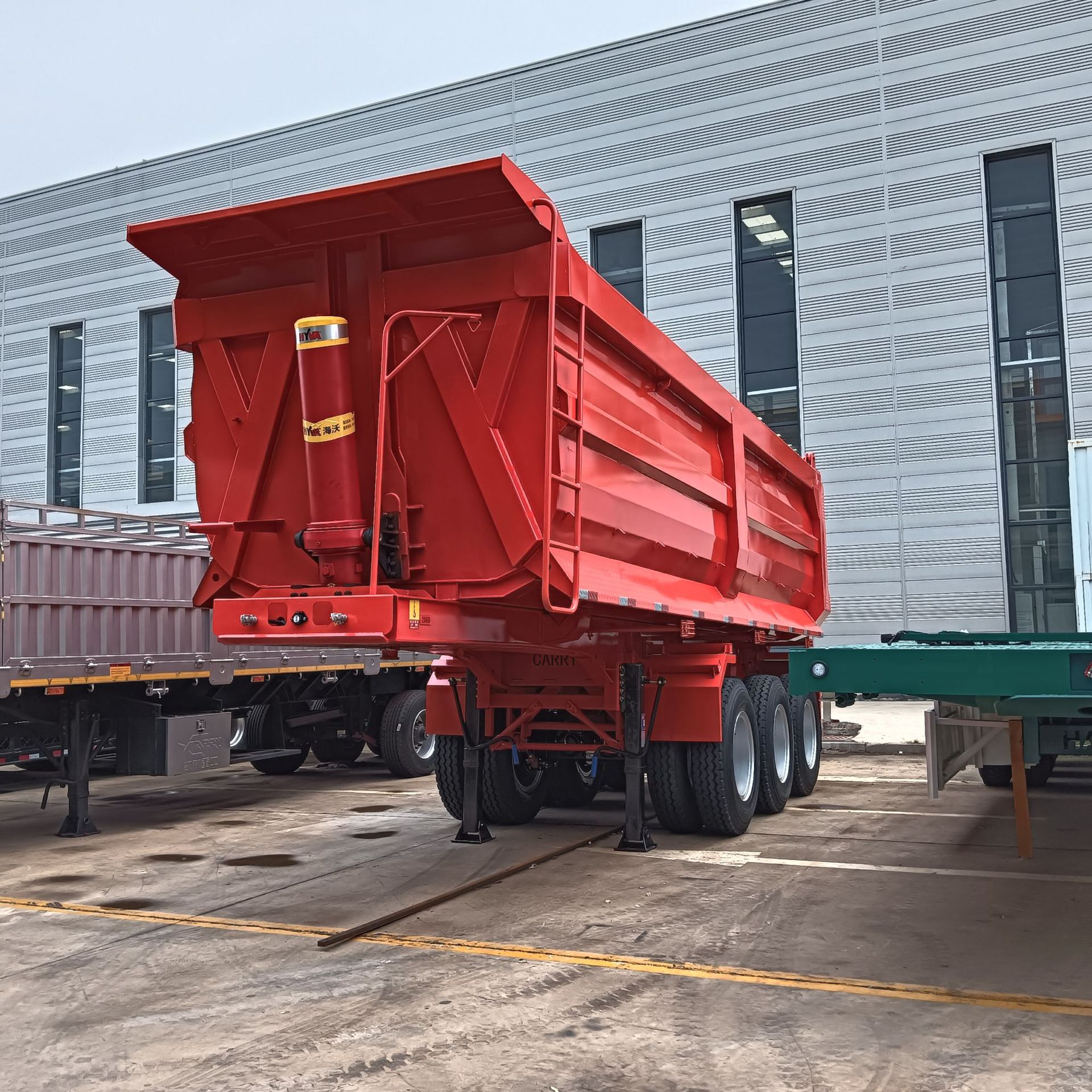 3-axle U-type Dump Trailer