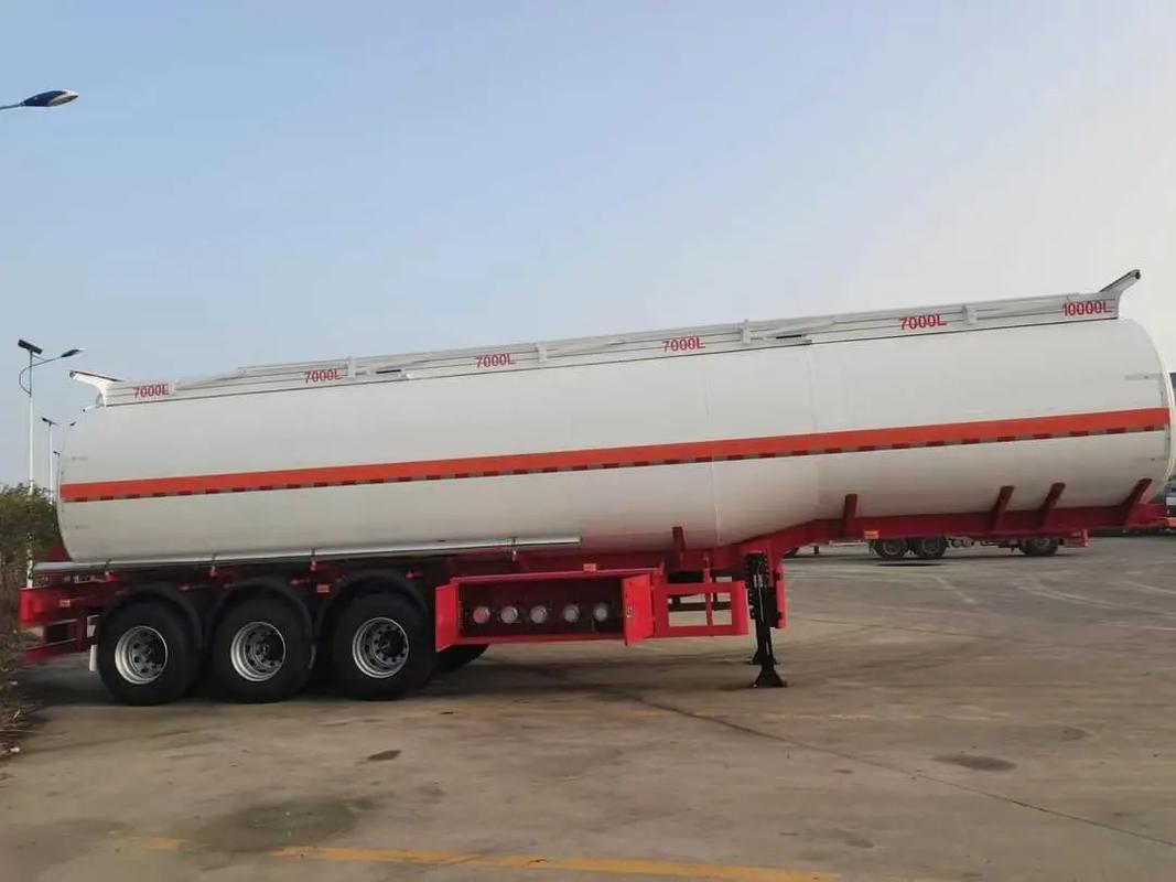 Fuel Tank Semi-Trailer (Tanker Trailer)