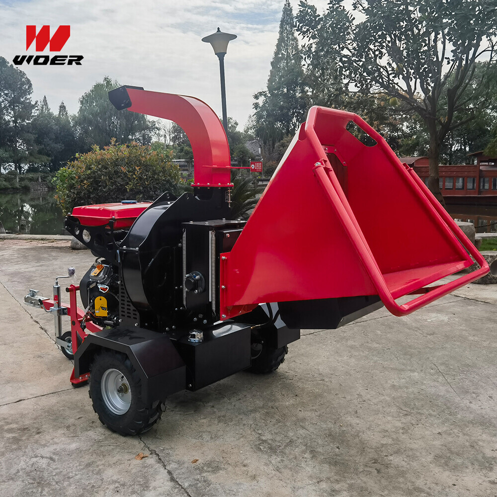 中国制造柴油动力便携式迷你滚筒木材削片机