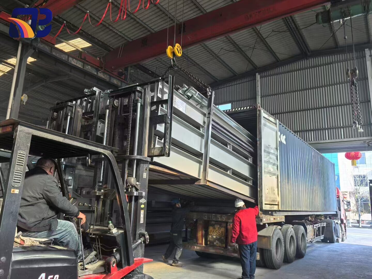 الهياكل الفولاذية الثقيلة