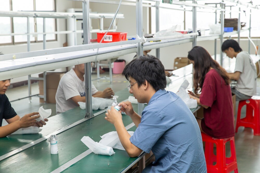 The company has established a strict quality assurance system and adopted internationally accepted quality control standards.