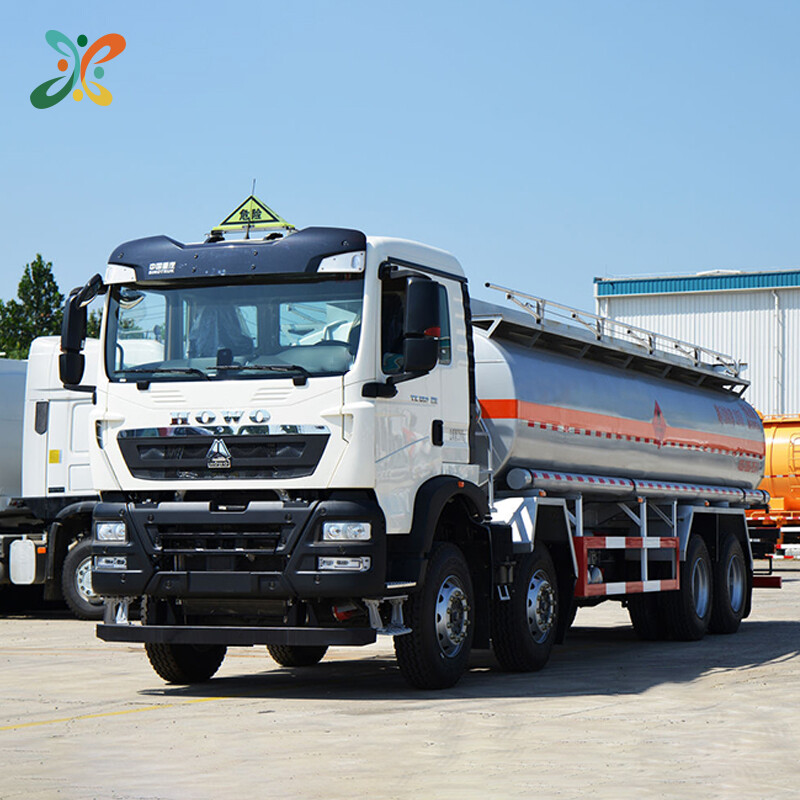 Sinotruk Howo Tanker 8x4