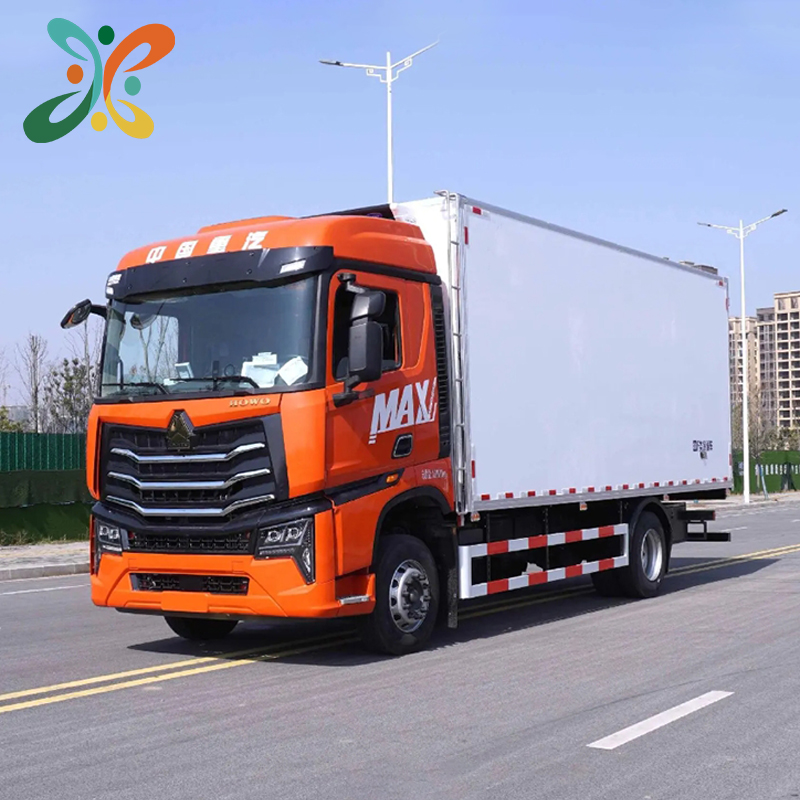 HOWO 160 horsepower 4X2 4.1m refrigerated truck