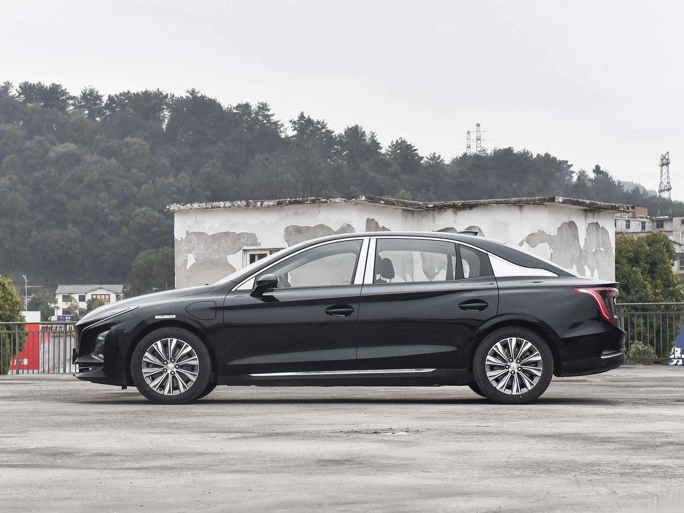 HONGQI EQM5