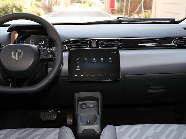 Leapmotor T03 interior (11)