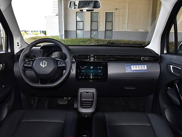 Leapmotor T03 interior (2)