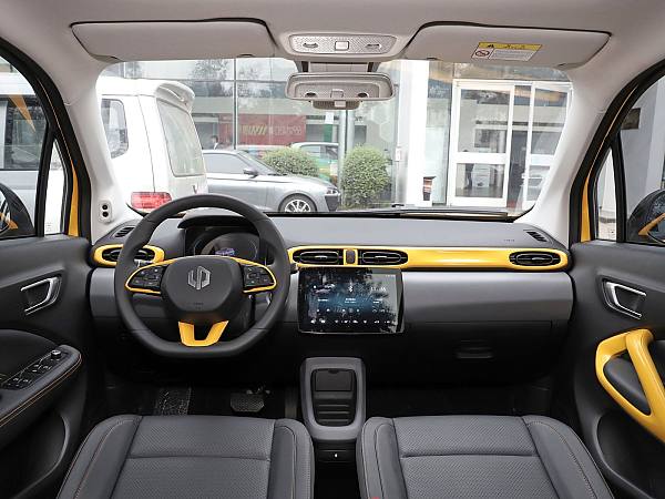 Leapmotor T03 interior (4)
