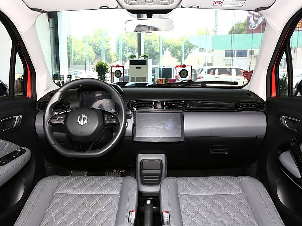Leapmotor T03 interior (5)