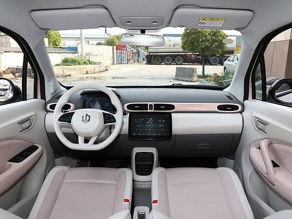 Leapmotor T03 interior (7)