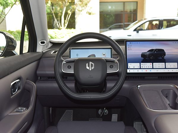 Leapmotor C16 interior (1)