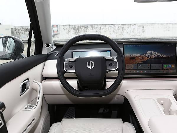 Leapmotor C16 interior (2)