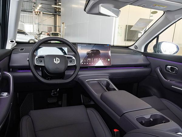 Leapmotor C10 interior (1)