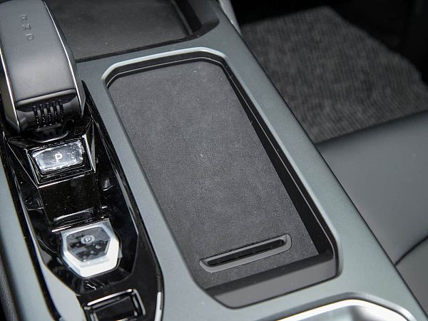 1400x1050_autohomecar__CjIFVWgRs8yAUpqpACr8nlUFM8k306