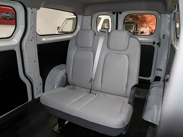 SAIC Maxus Dana V1 interior (4)