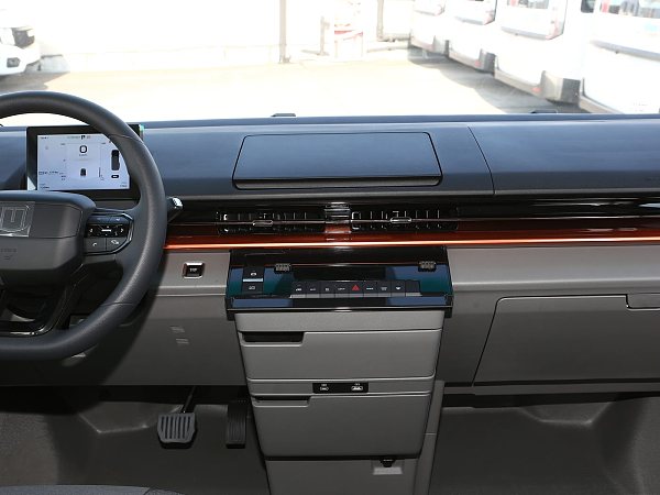 Super Van details (3)