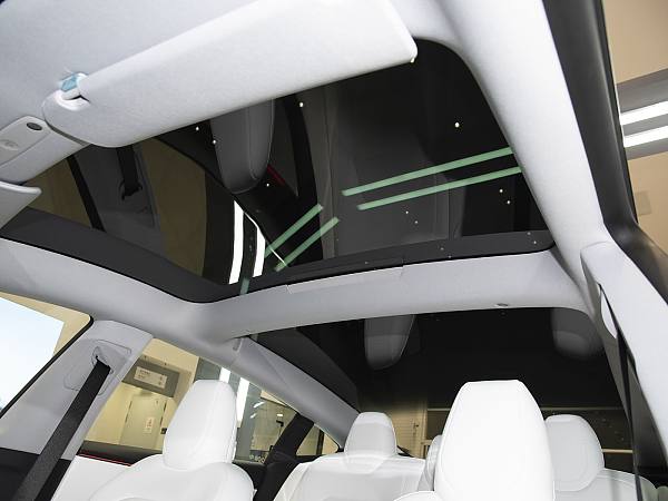 1400x1050_autohomecar__ChtlyGfSXSqAZMW9ACl7SpBMRYM768