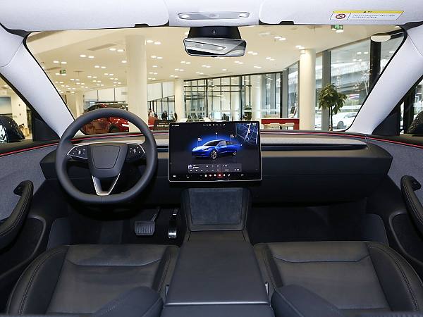 1400x1050_autohomecar__ChtlyGfURV-AGi8SAB6Q8AMUTb8883