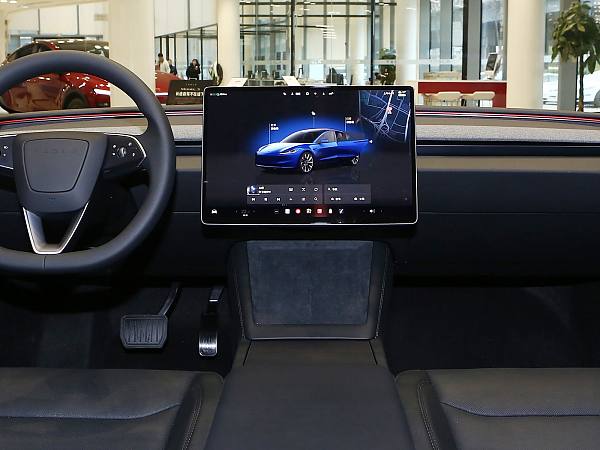 1400x1050_autohomecar__ChtlyGfURVuALU9eABabG4QHoYM359