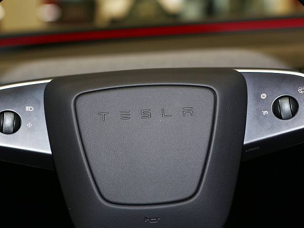 1400x1050_autohomecar__ChtlyGfURWWAAz5pABr0dVTJe0k762