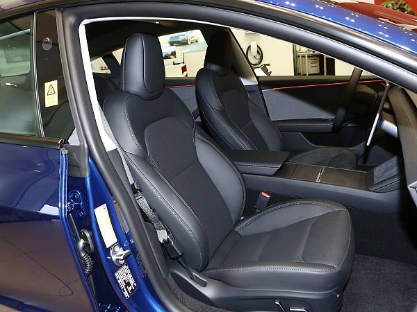 1400x1050_autohomecar__ChxoHmfURYOAVR9KACAjASh013A510