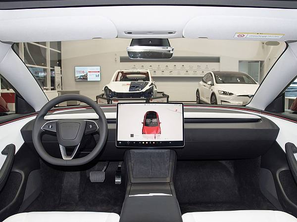 1400x1050_autohomecar__ChxoHWfSW_GAbshnACTZCcNIxk0017